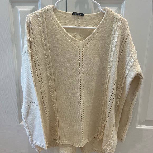Papermoon Sweaters - Boutique Cream V-Neck Sweater by Papermoon